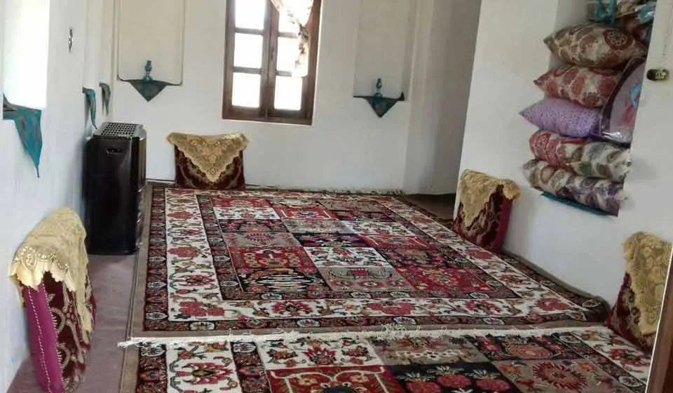 اقامتگاه بوم گردی سروناز بوانات