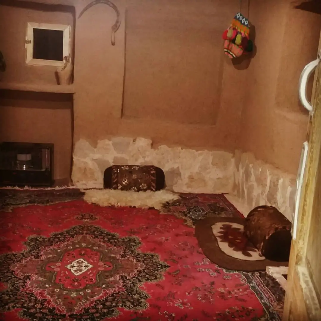 اجاره اقامتگاه بوم گردی قصر یعقوب در خرم بید