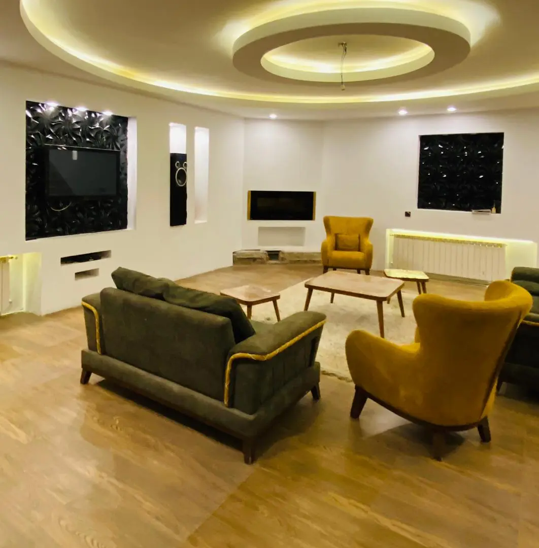 ویلای لوکس با استخر روباز 