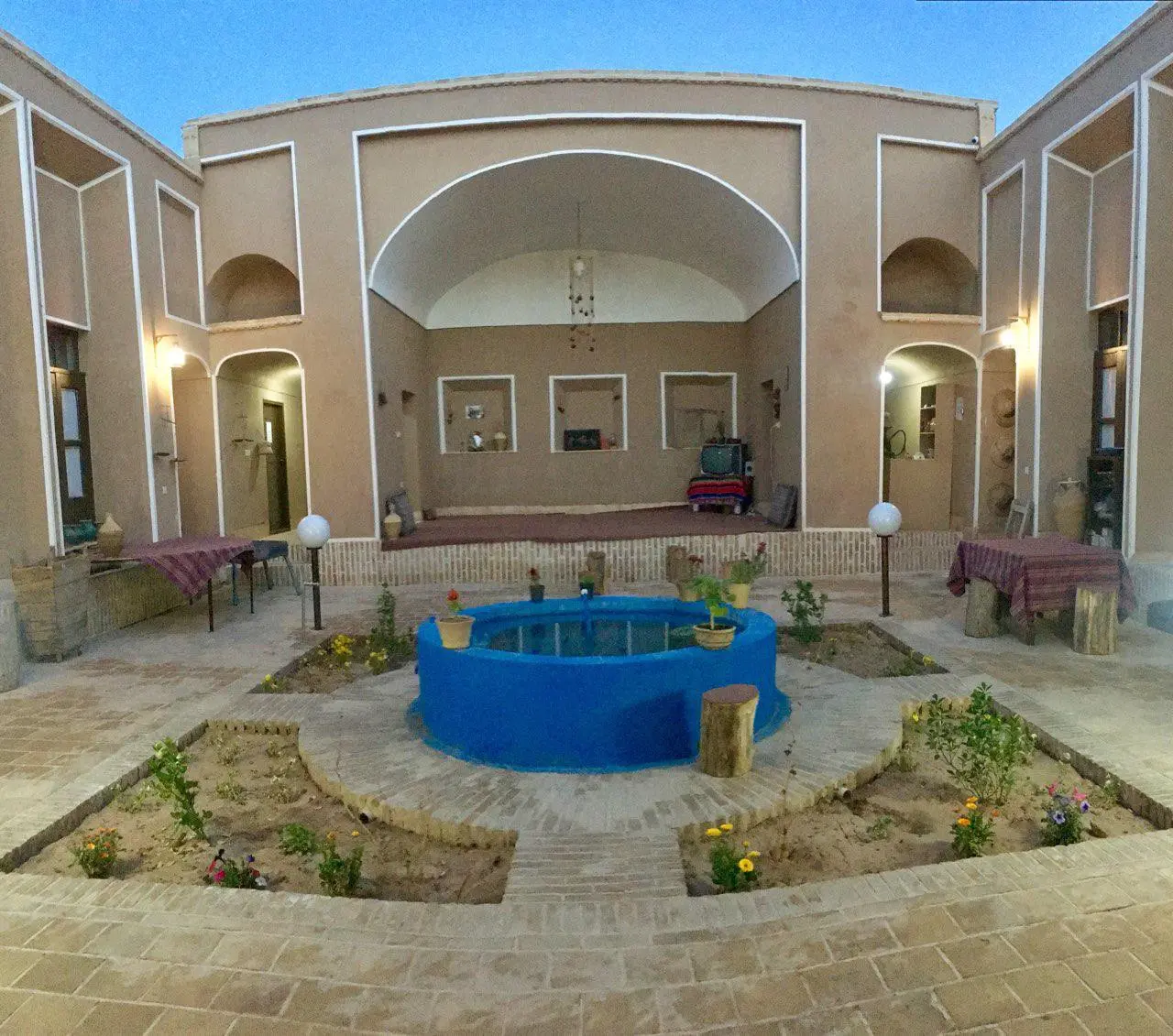 بوم گردی کدخدا در یزد