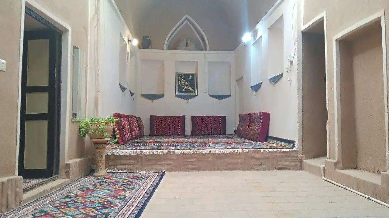 اقامتگاه بوم گردی خانه حسین پور در بشرویه