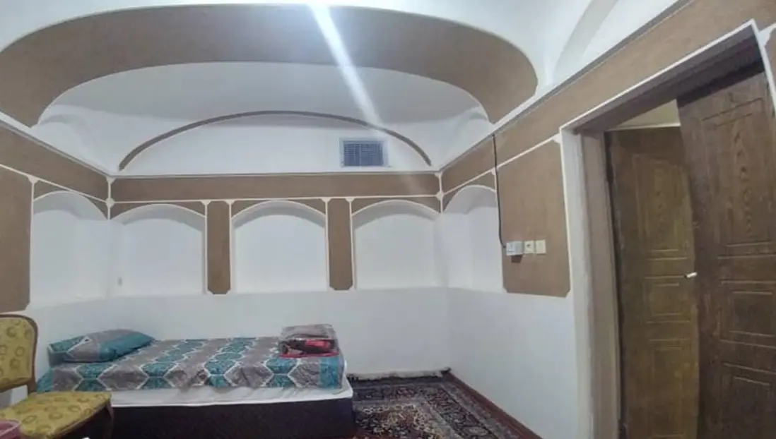 اقامتگاه خانه طلایی در اردستان