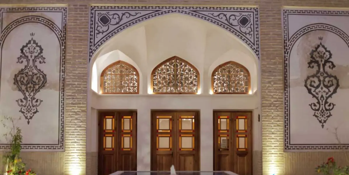 رزرو هتل سنتی سوریجان کاشان