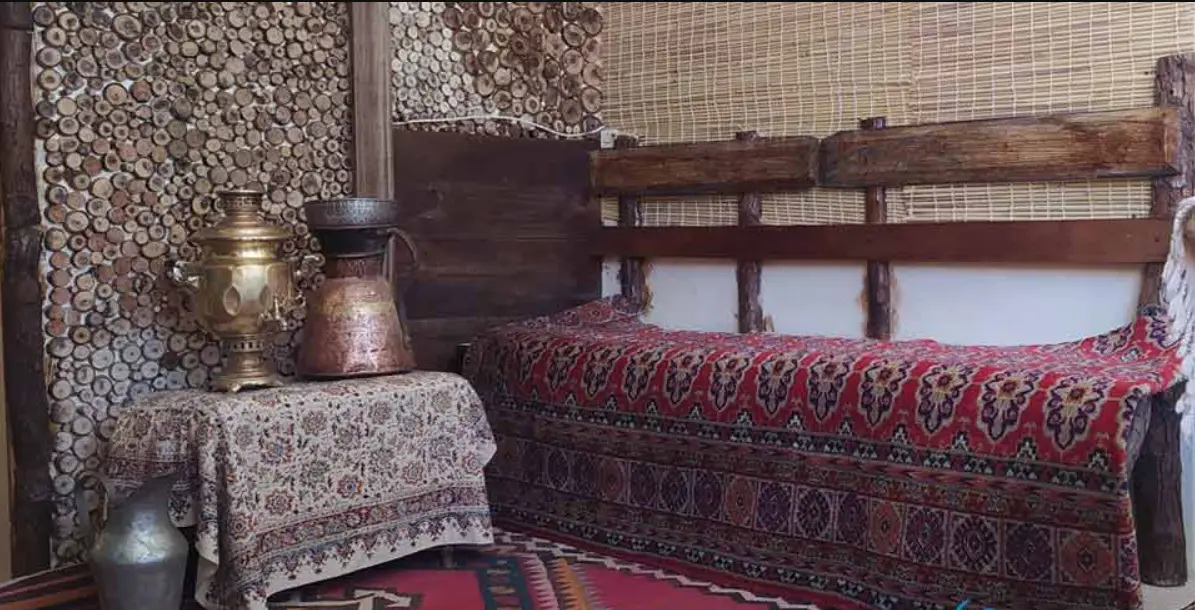اقامتگاه قلعه کوه سفید در تفرش