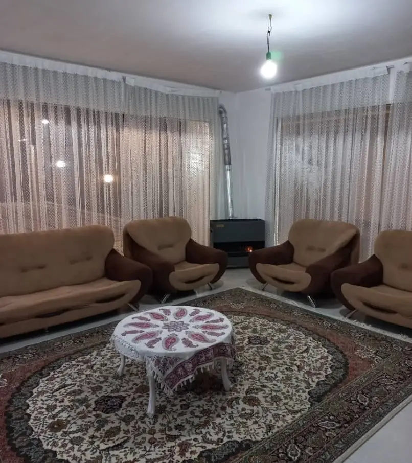 ویلا با استخر آبگرم کردان