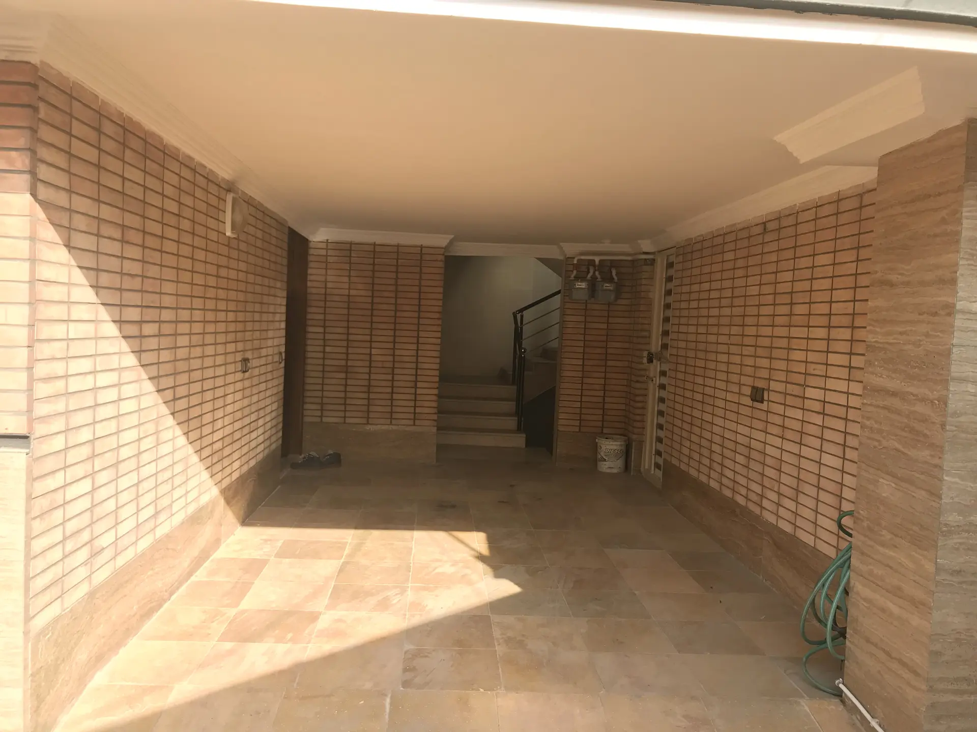آپارتمان نقش جهان(همکف)