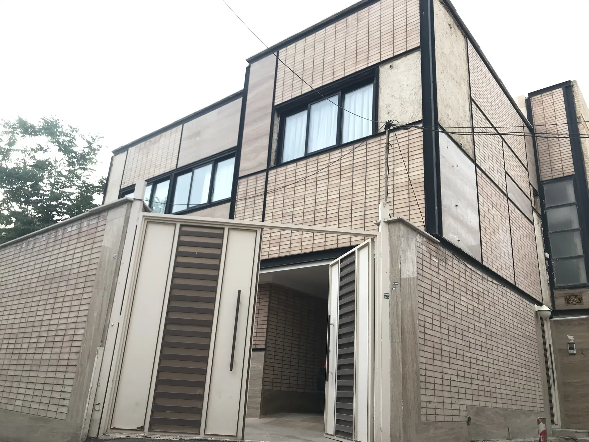 آپارتمان نقش جهان(همکف)