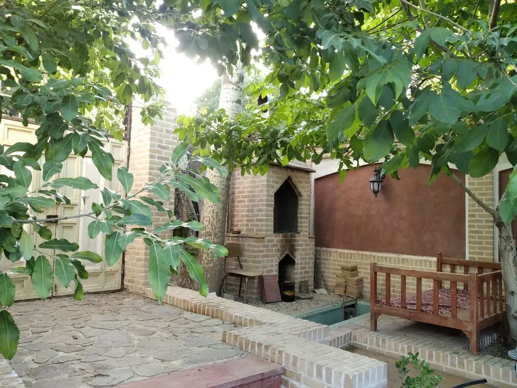 اجاره روزانه باغ ویلای گلاب در نیاسر کاشان