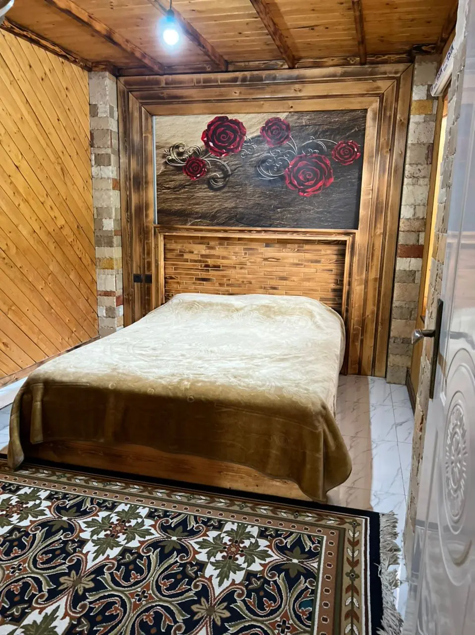رزور ویلا جنگلی استخردار در گردنه حیران 