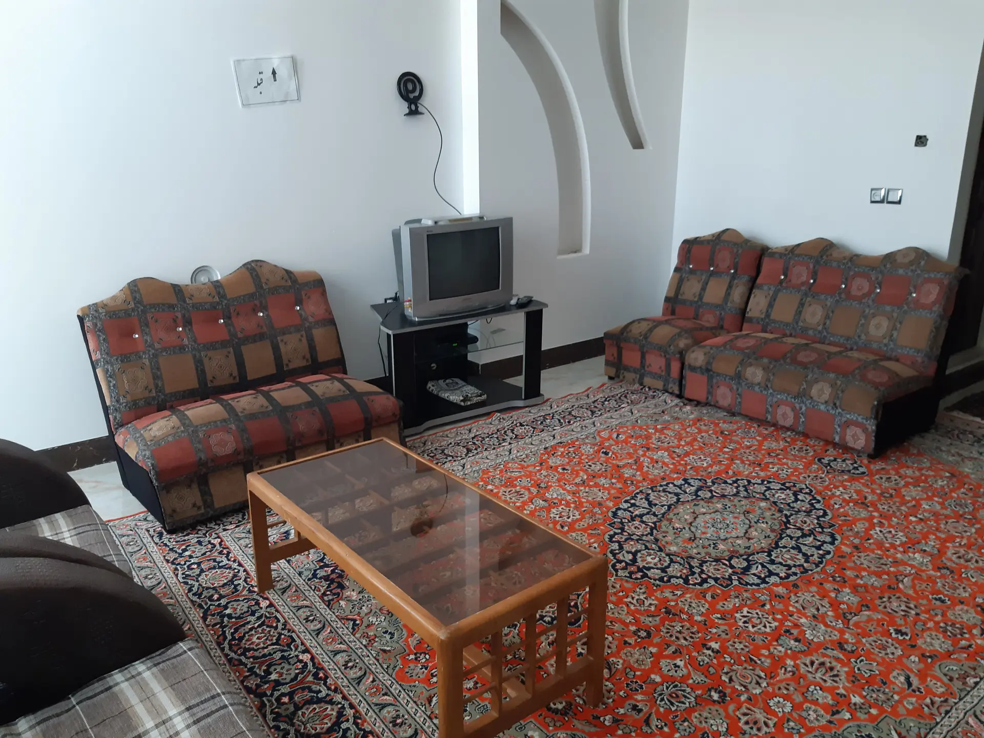 منزل طبقه اول جنب باغ فین