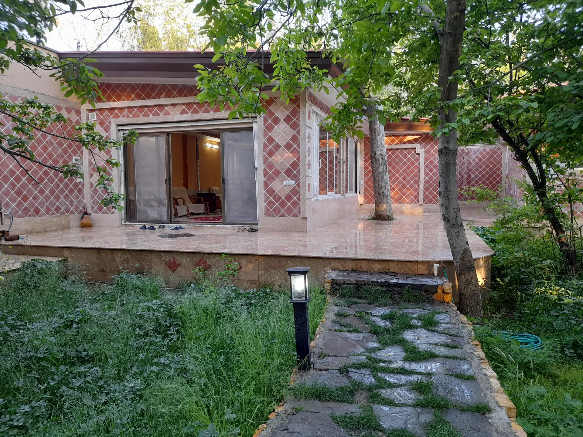 اجاره ویلا استخردار ابگرم باغ بهادران