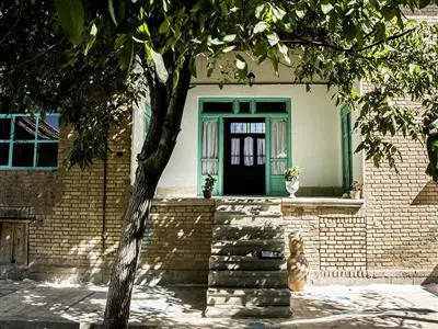 اجاره اقامتگاه بوم گردی خانه جواهری در بویین و میاندشت