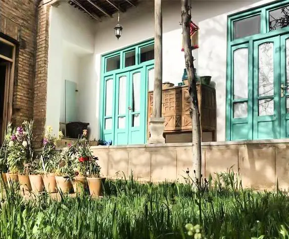 اجاره اقامتگاه بوم گردی خانه جواهری در بویین و میاندشت