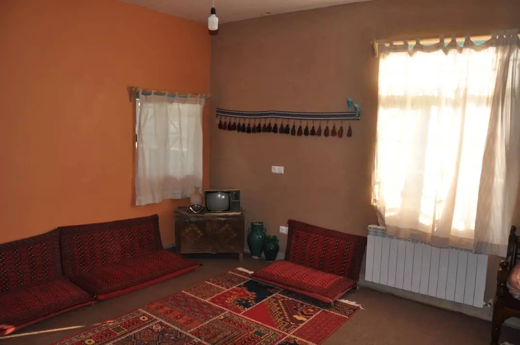 اقامتگاه بوم گردی کیخسرو در خنداب