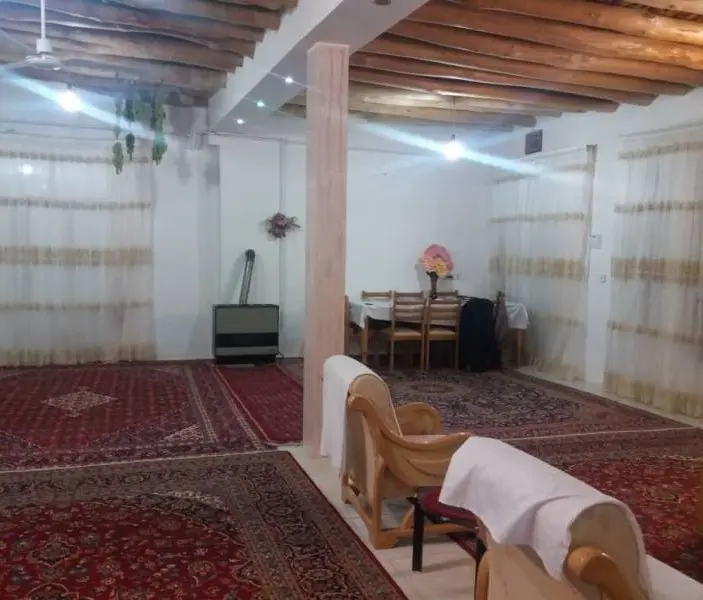 اقامتگاه بوم گردی غزاله در ملایر