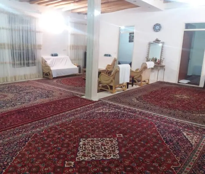 اقامتگاه بوم گردی غزاله در ملایر