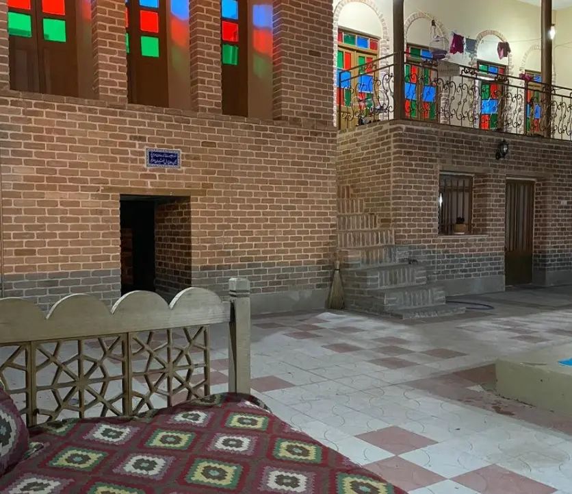 اقامتگاه خانه سادات در تویسرکان