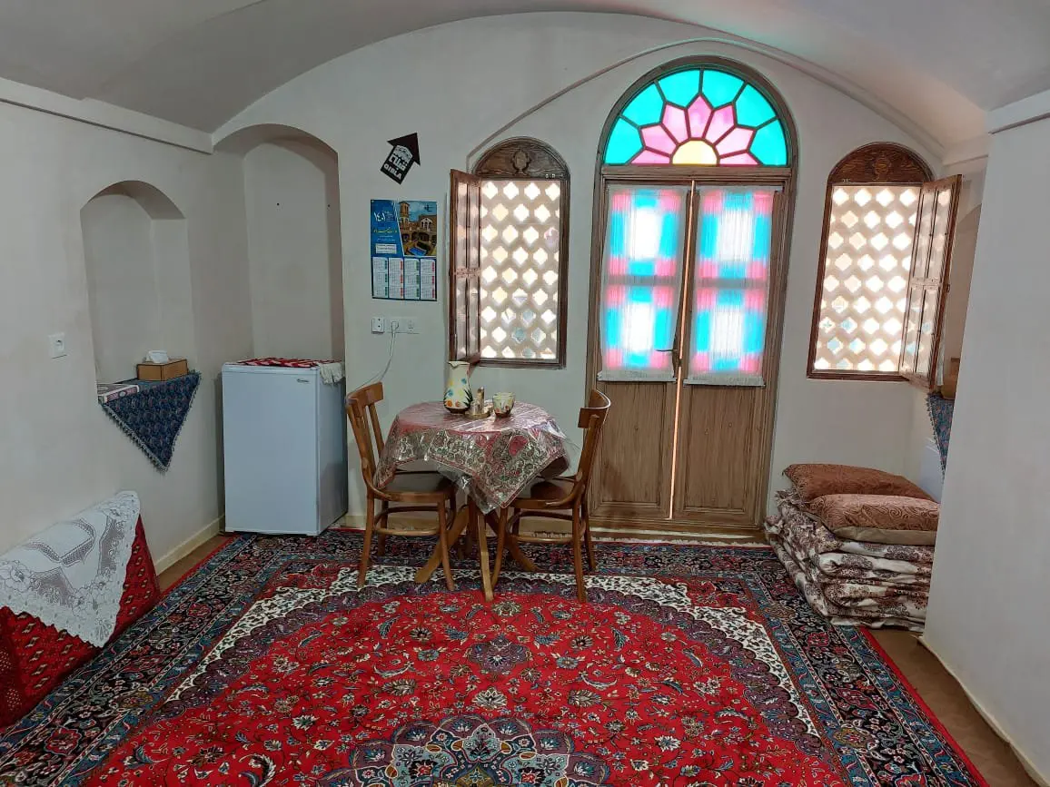 بوم گردی عمارت مهربانو در آران و بیدگل