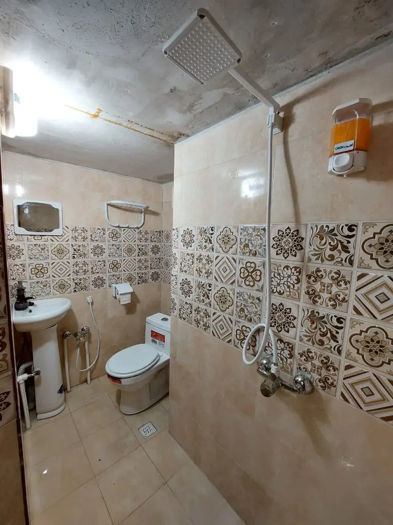 بوم گردی عمارت مهربانو در آران و بیدگل