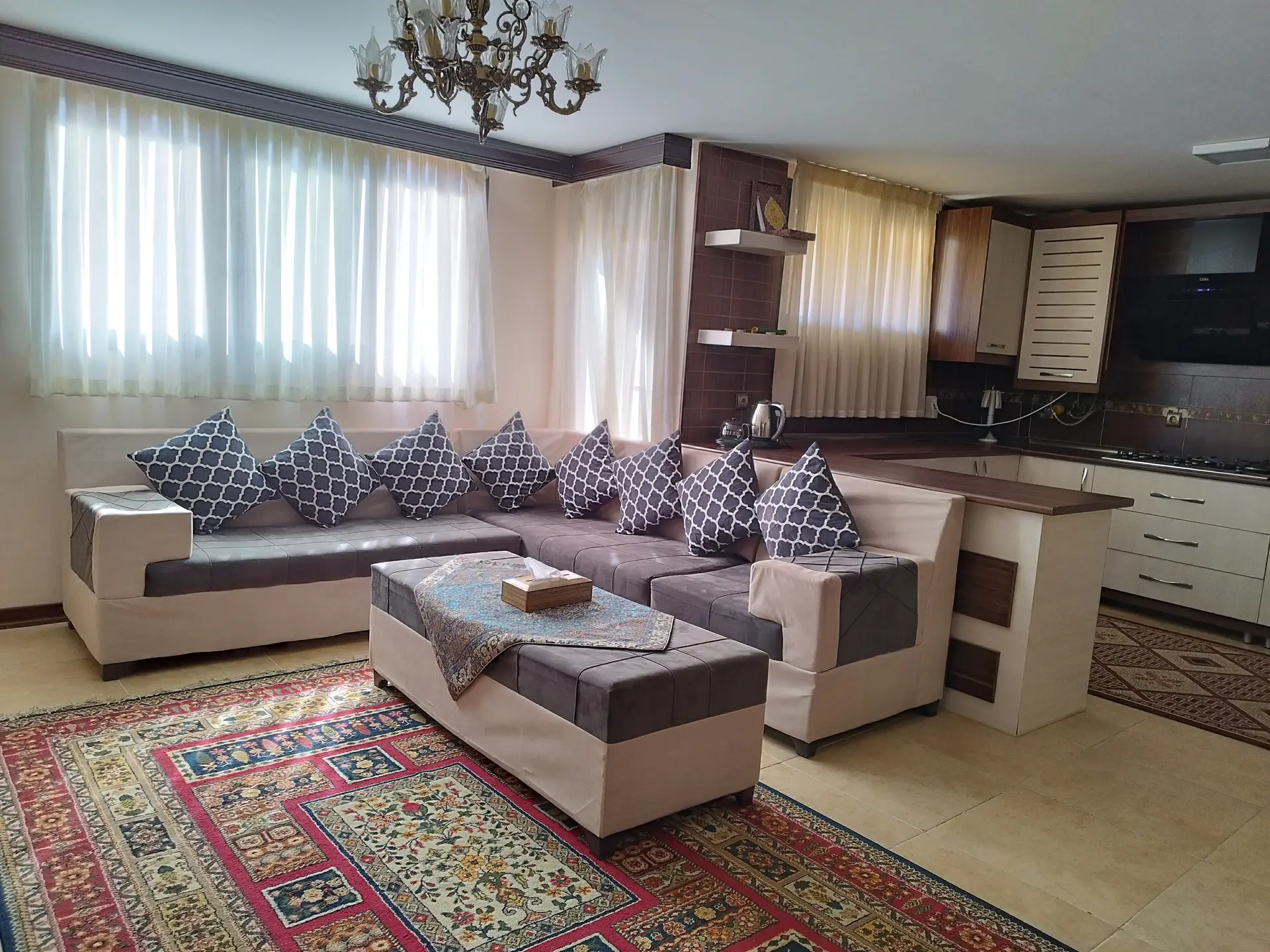 آپارتمان نقش جهان(همکف)