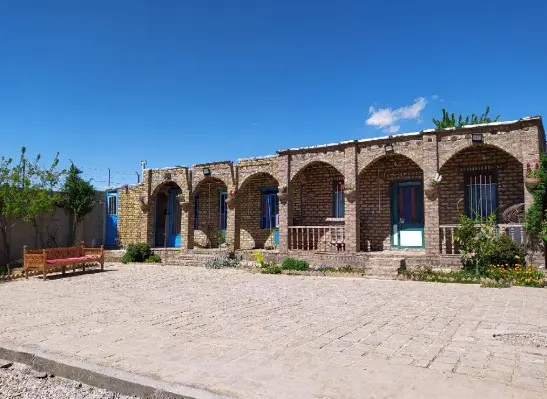 اقامتگاه بوم گردی کرد در ایلام