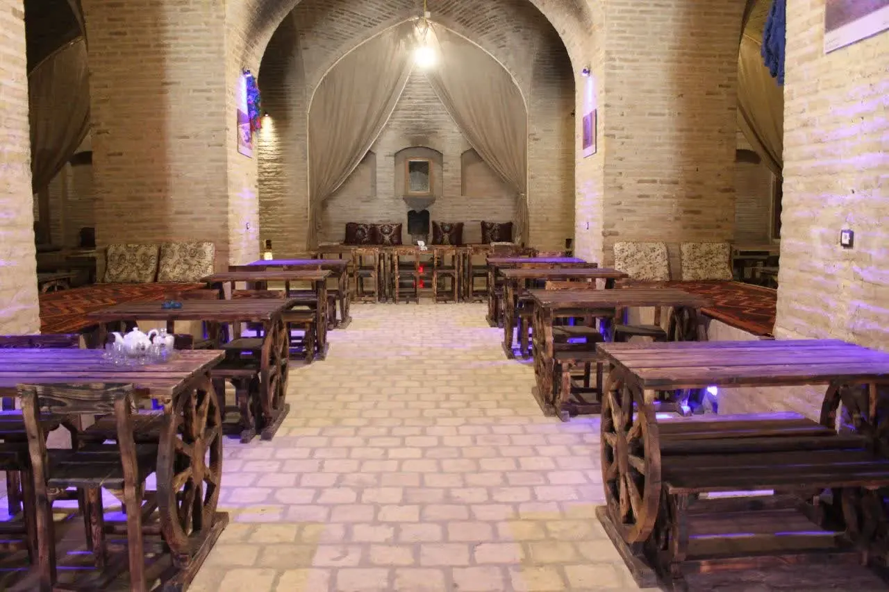 اقامتگاه سنتی صفویه سریزد