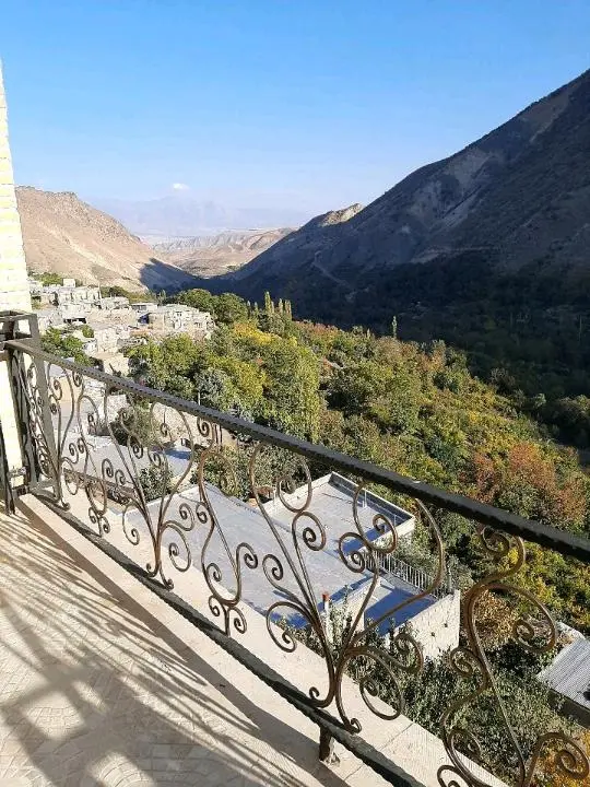 اقامتگاه بوم گردی بام شیت در طارم 