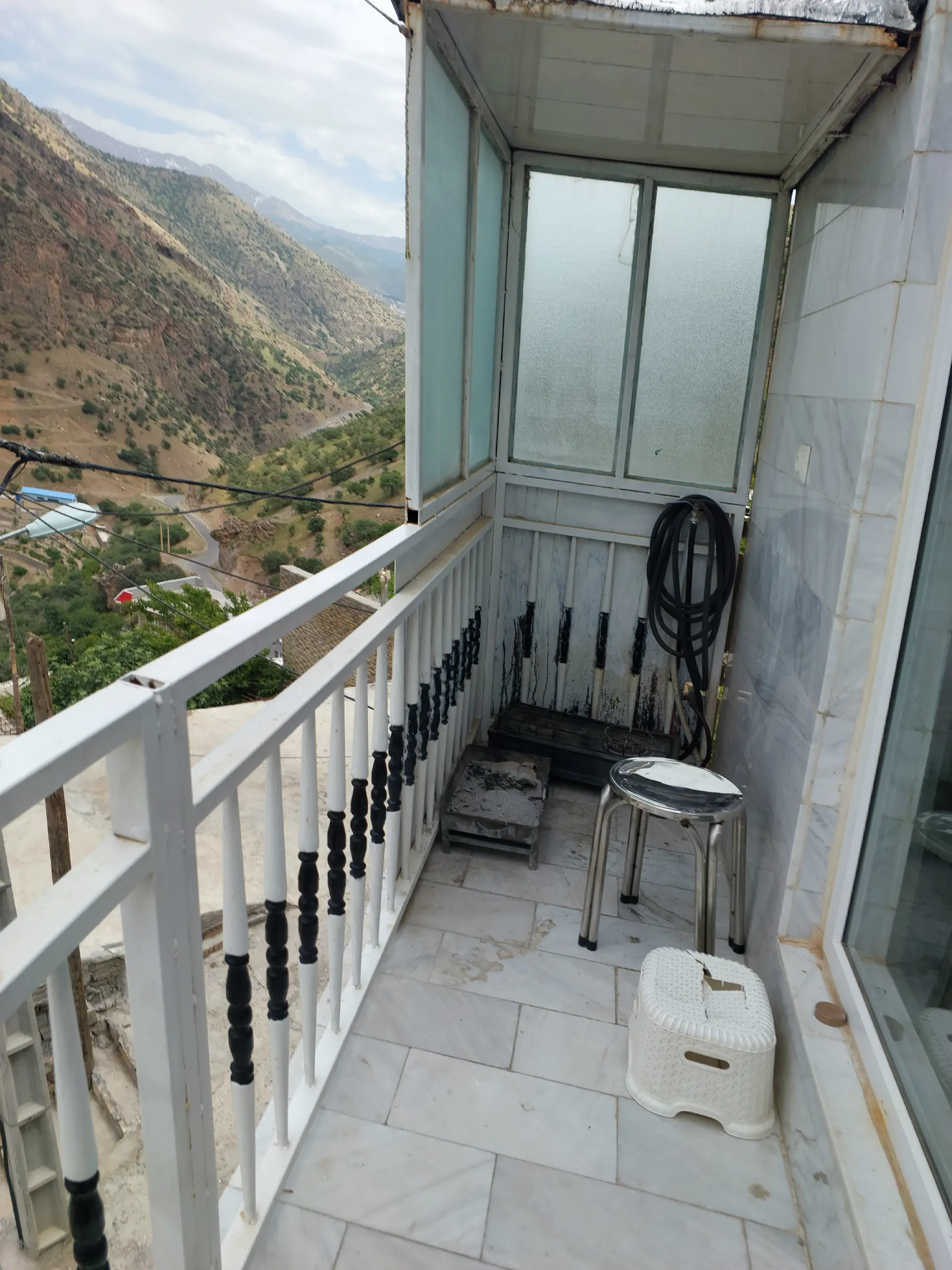 اقامتگاه لاکچری روستایی پاوه 