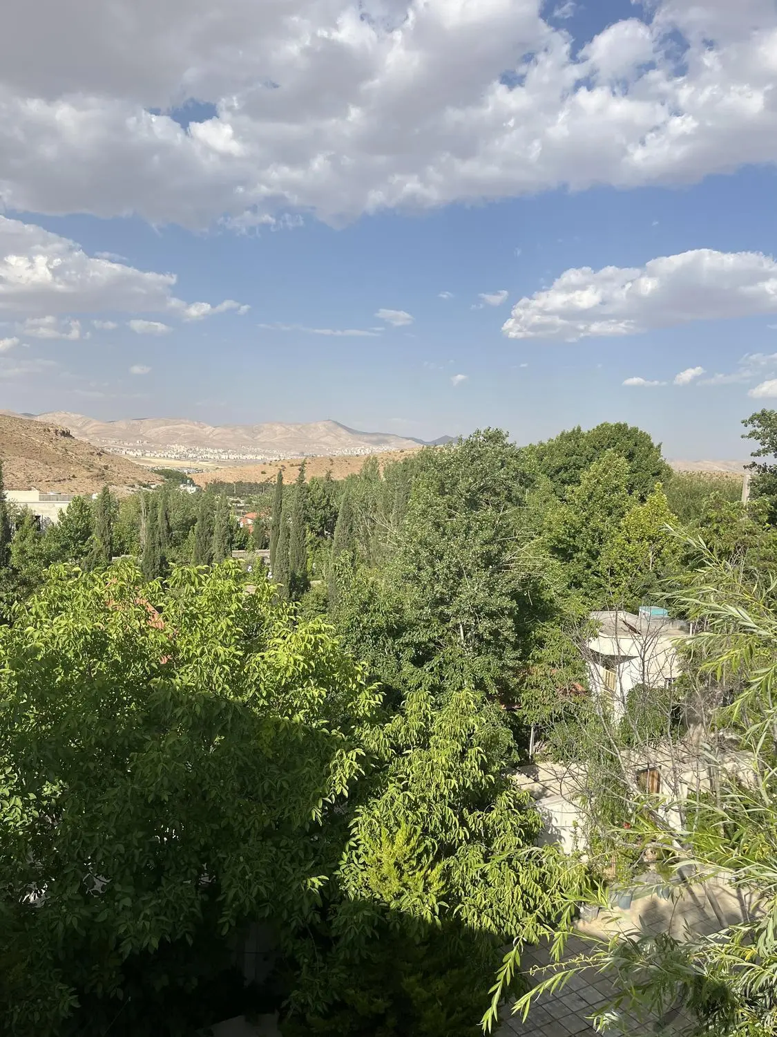 ویلا دوبلکس اجاره ای استخر دار گویم شیراز