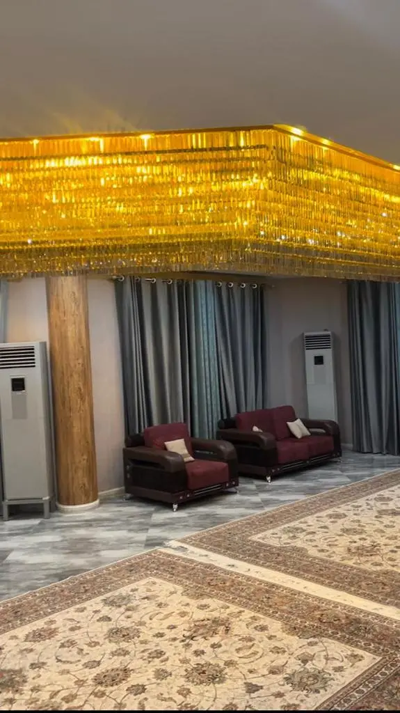 اجاره روزانه باغ ویلا استخردار در صدرا