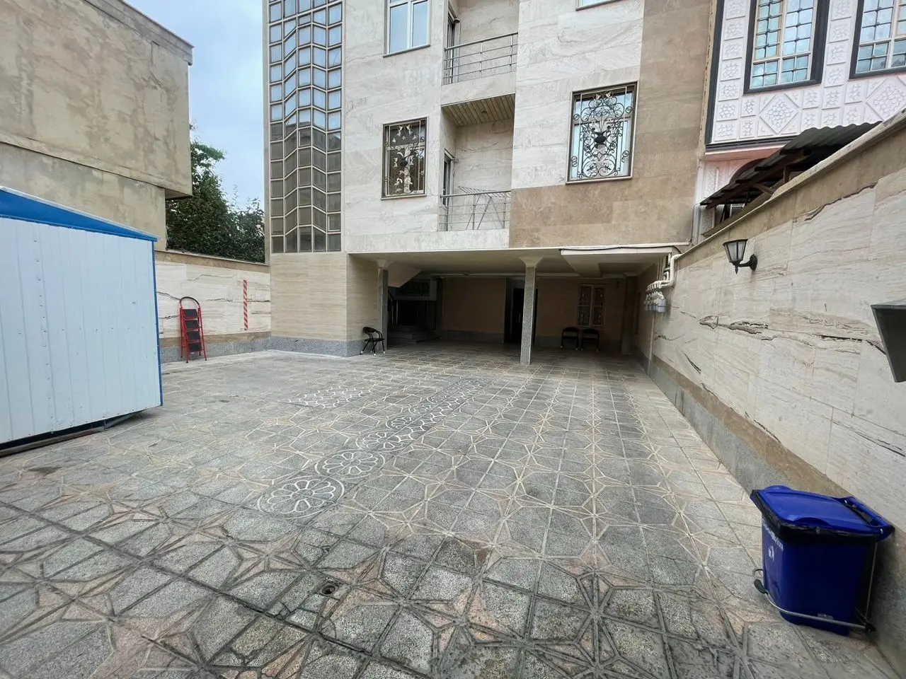دو خوابه کریمی همکف شاهد