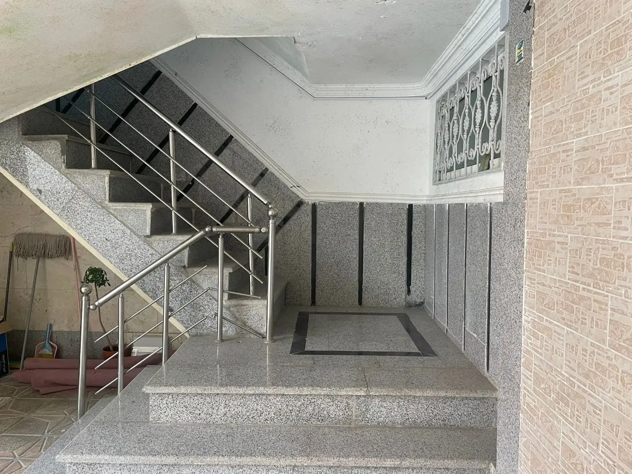 دو خوابه کریمی همکف شاهد