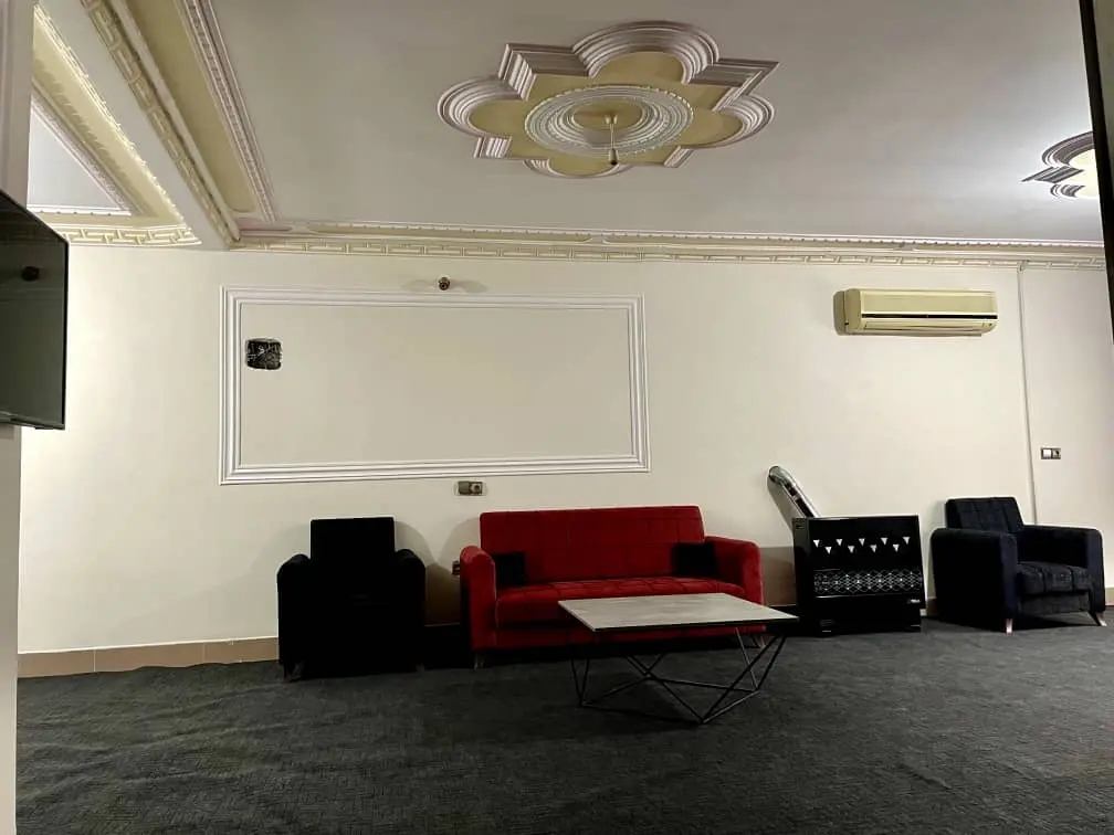 دو خوابه کریمی همکف شاهد
