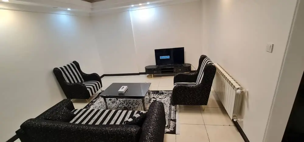 سوئیت شیک در میدان آزادی تهران