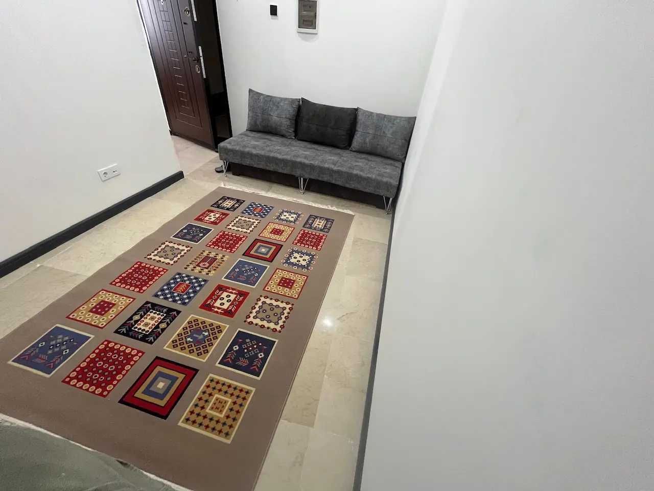 مبله نوساز فلکه اول(۱)تک واحدی