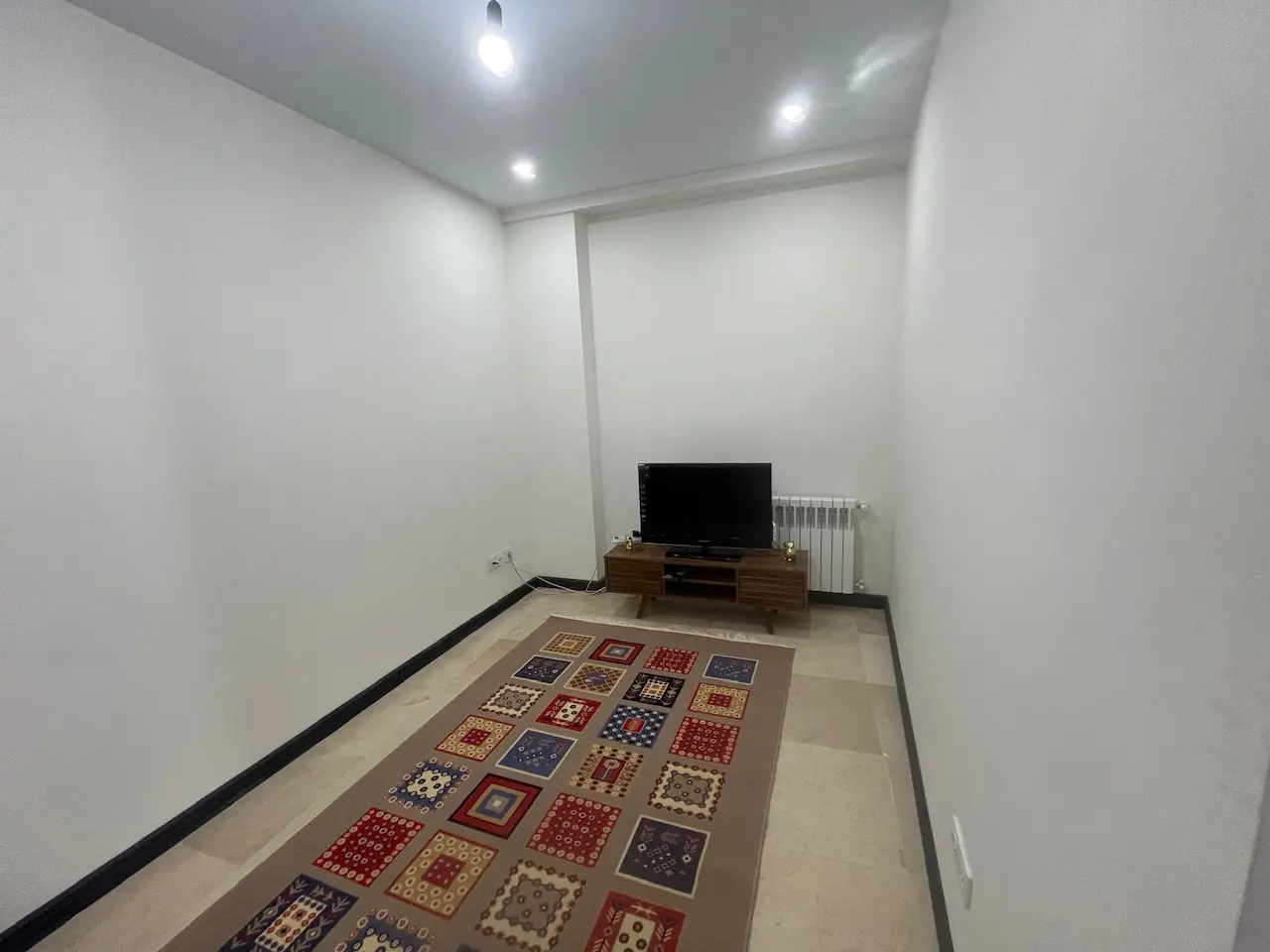 مبله نوساز فلکه اول(۱)تک واحدی