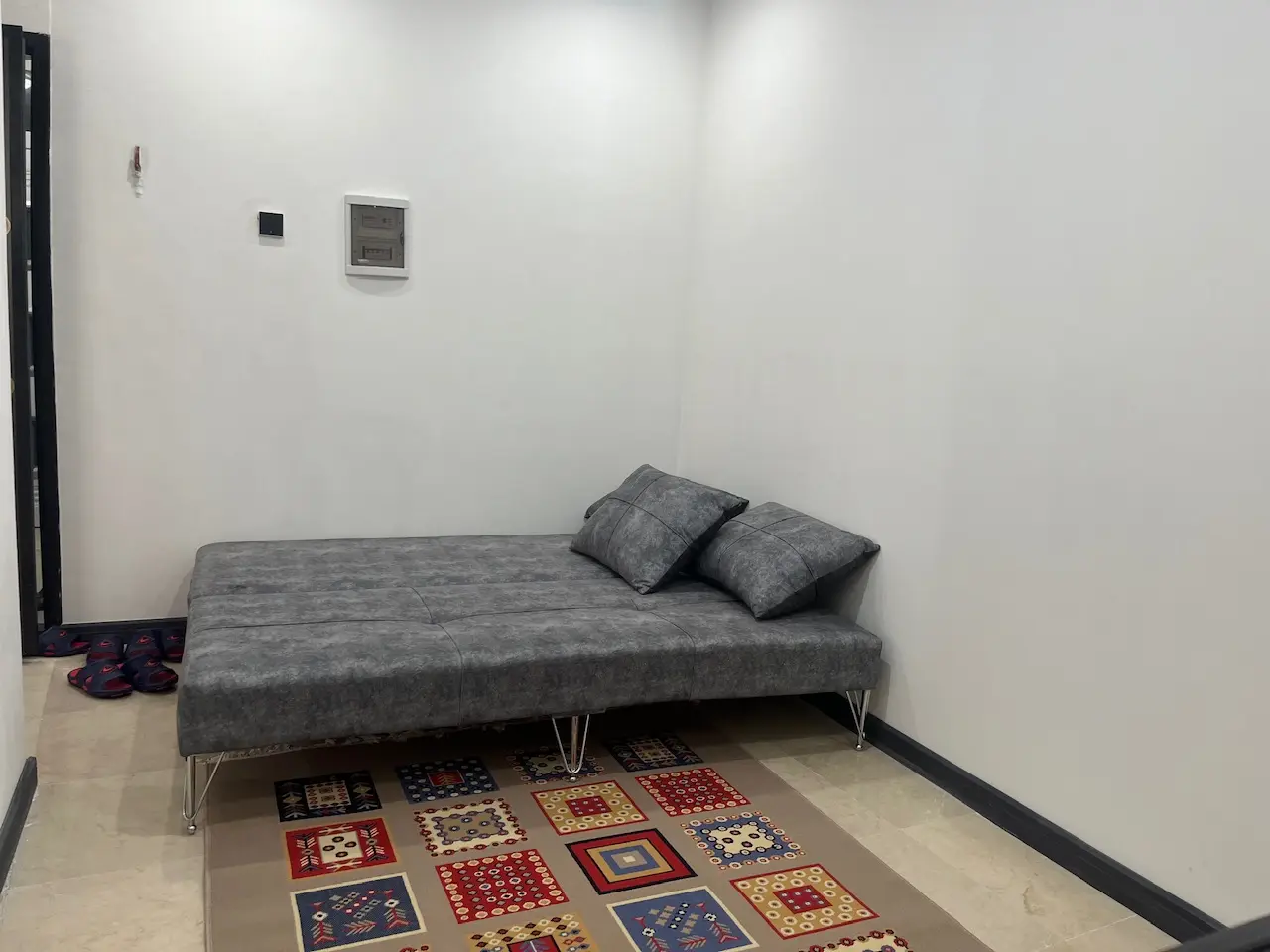 مبله نوساز فلکه اول(۱)تک واحدی