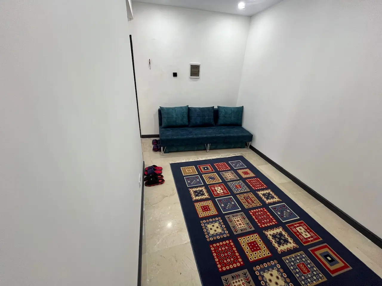 مبله نوساز فلکه اول(۲)تک واحدی