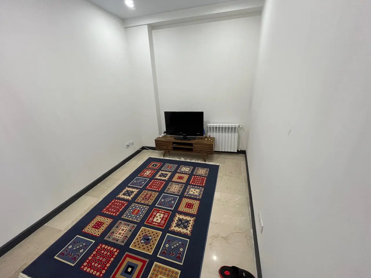 مبله نوساز فلکه اول(۲)تک واحدی