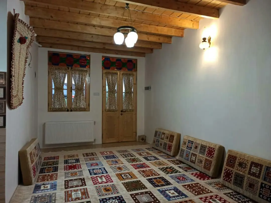عمارت بومگردی باباخان گیلان (سوئیت نازخاتون)