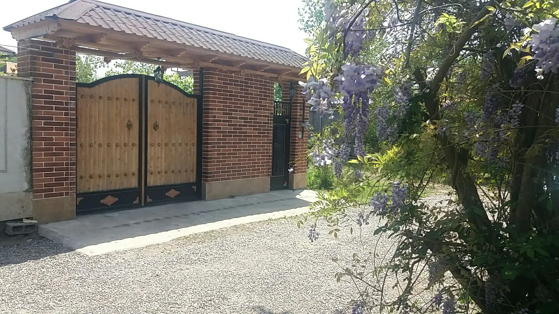 عمارت بومگردی باباخان گیلان (سوئیت نازخاتون)