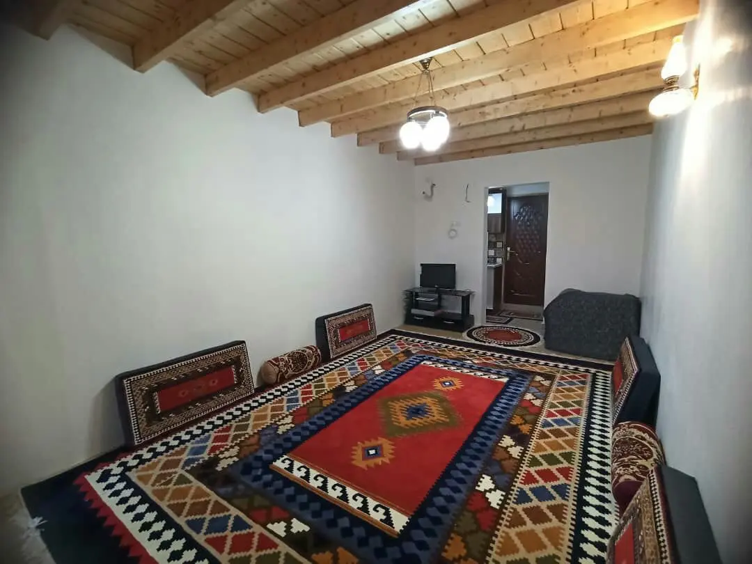 عمارت بومگردی باباخان گیلان (سوئیت نازگل)