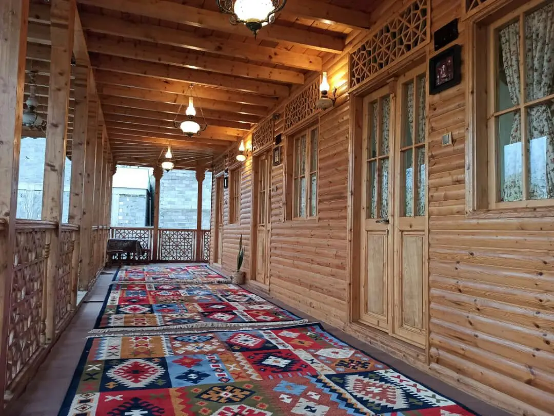 عمارت بومگردی باباخان گیلان (سوئیت نازگل)
