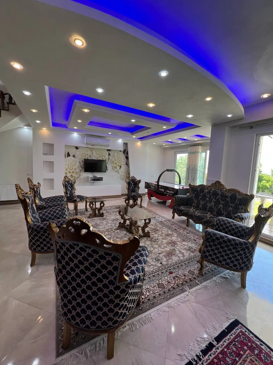 اجاره ویلا استخردار و جکوزی دار چالوس رو به دریا