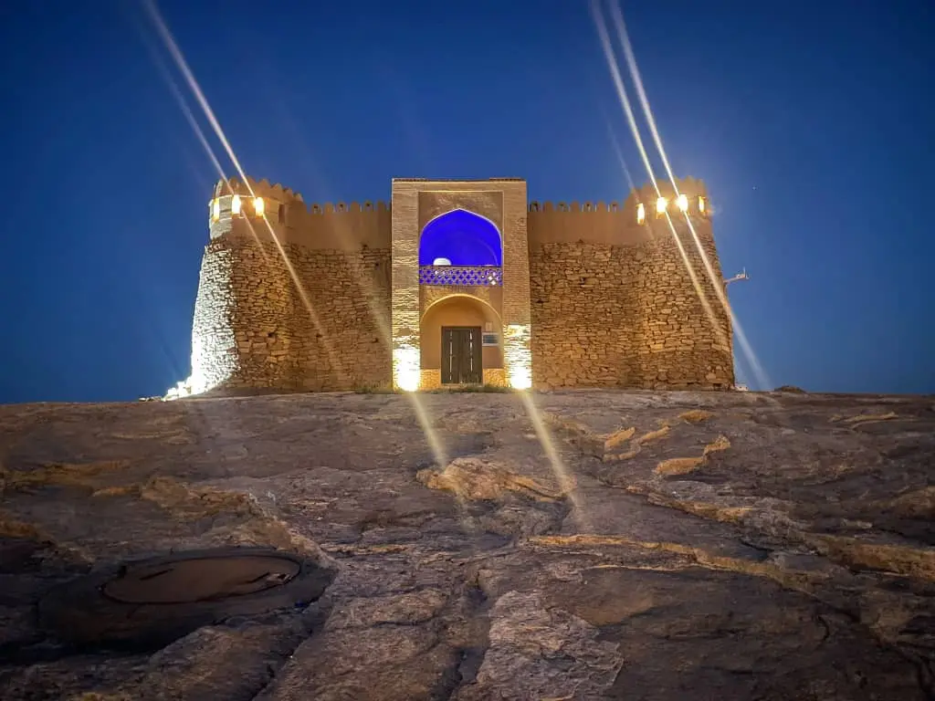اقامتگاه بومگردی قلعه سفید ندوشن