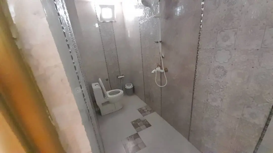 عمارت سه خوابه لوکس با استخر سرپوشیده کردان