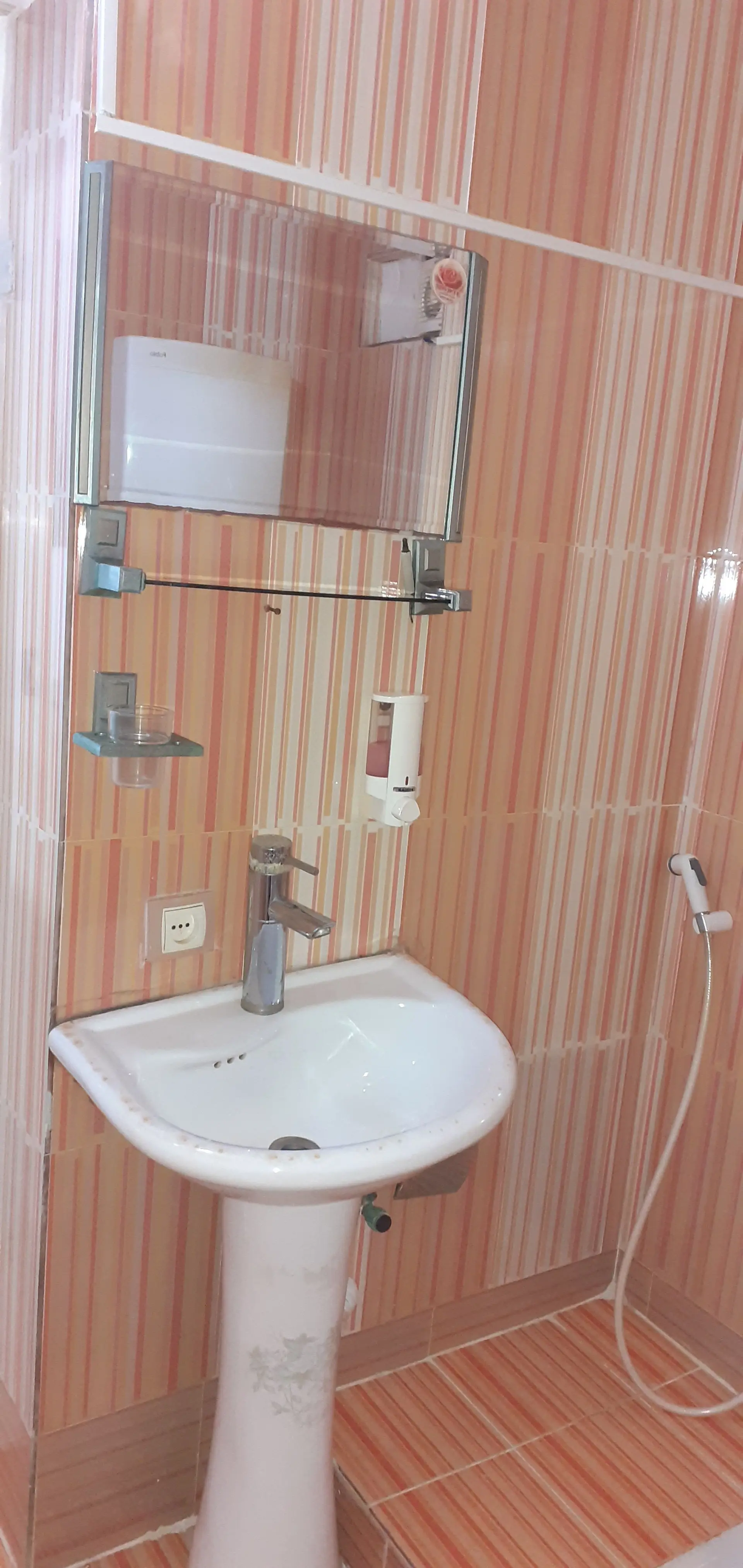 سوئیت اجاره ای تکخواب قشم