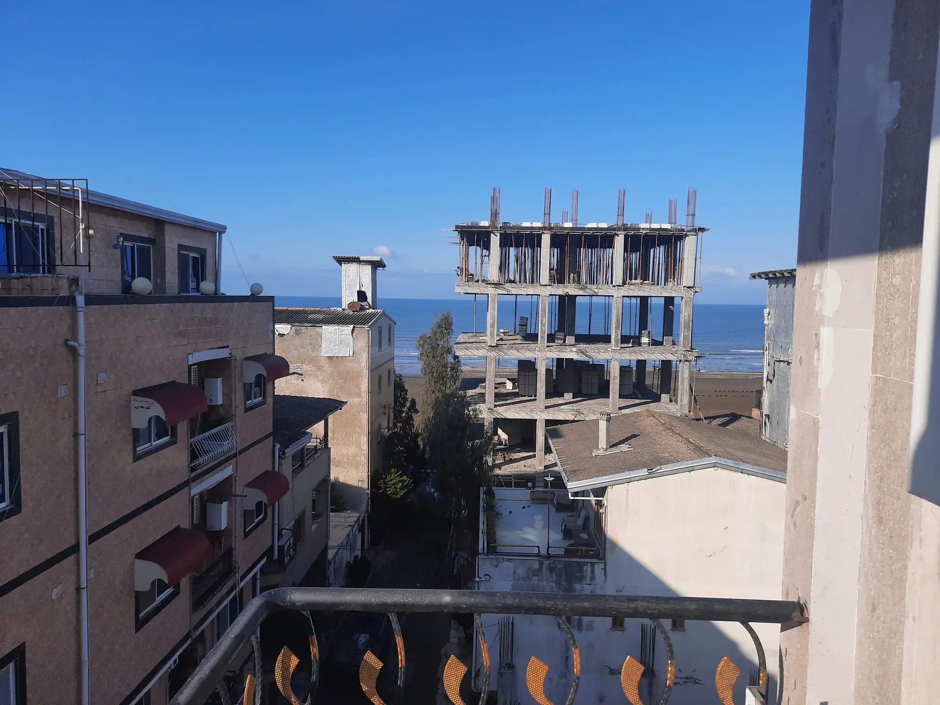 واحد تک خوابه تراس دار دید دریا 