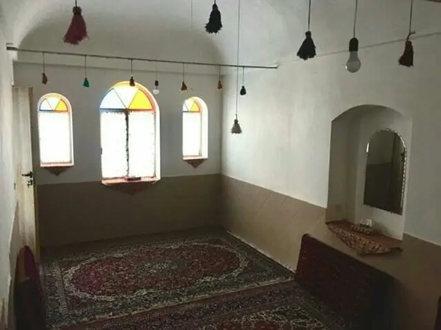 اقامتگاه بومگردی کویر راویج سه قلعه 