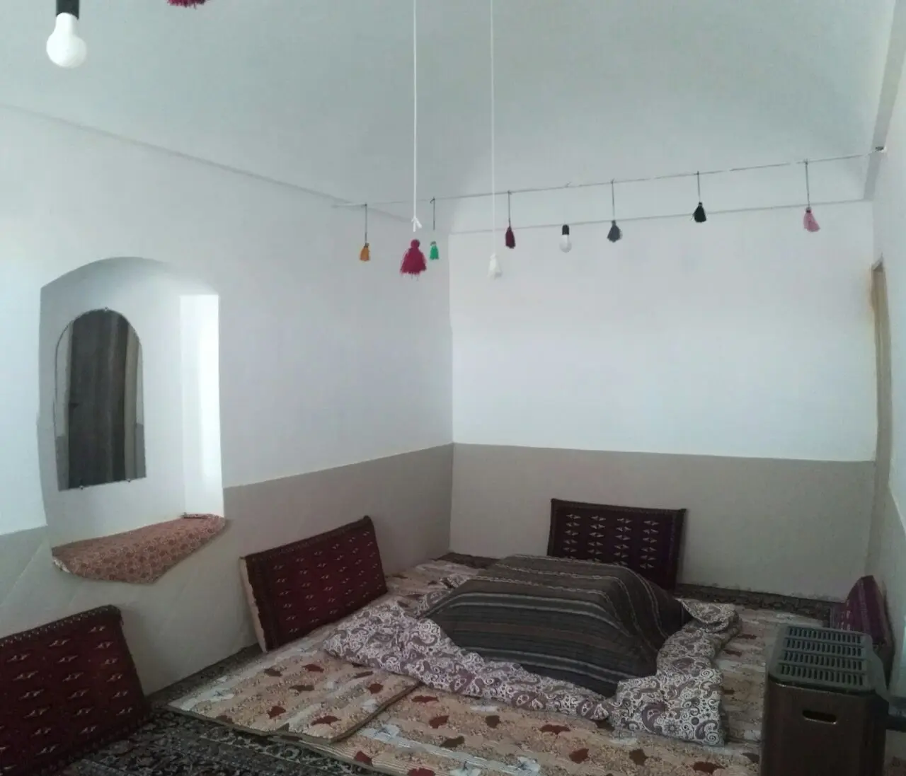 اقامتگاه بومگردی کویر راویج سه قلعه 